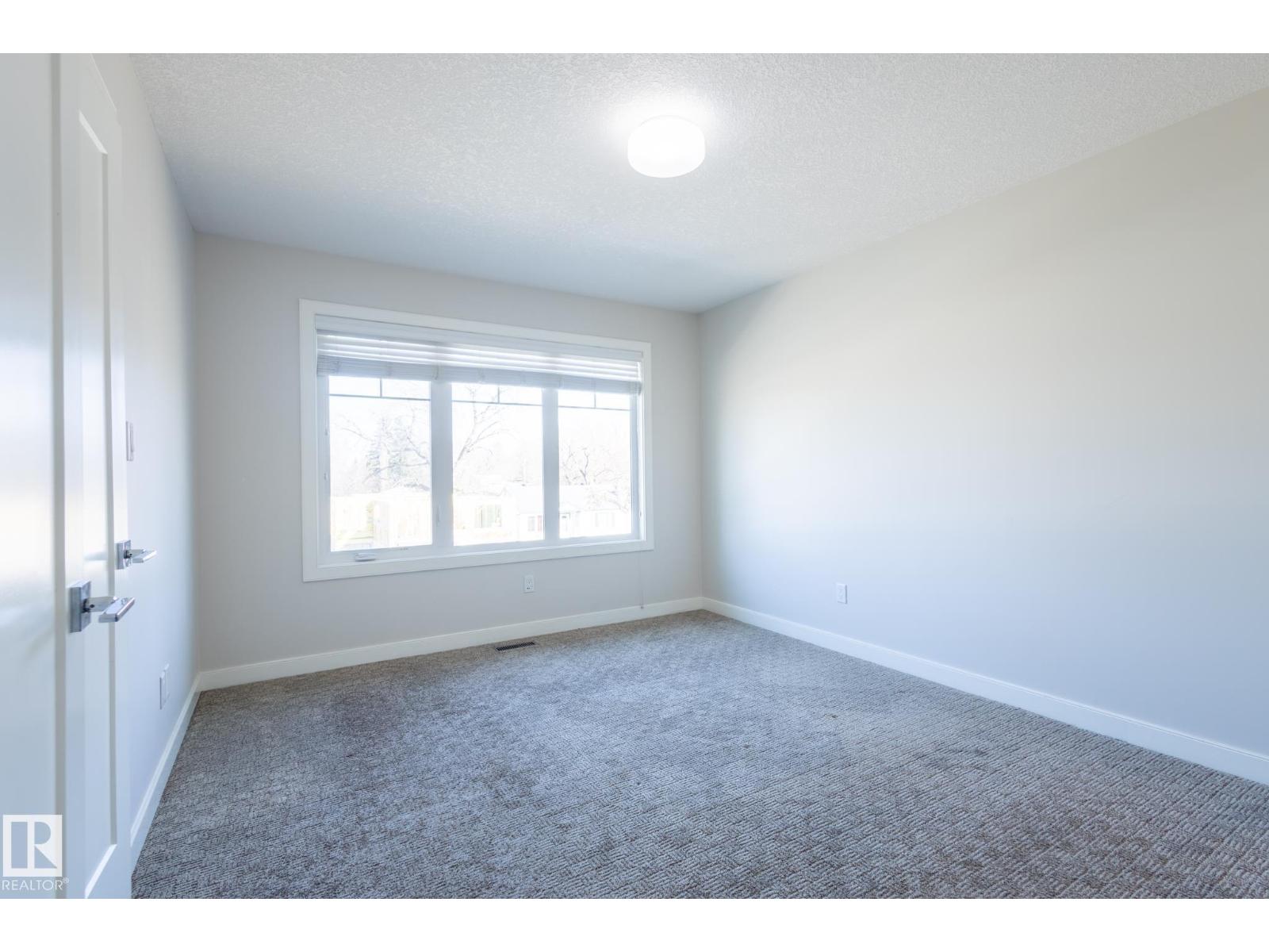 12212 124 ST NW, Edmonton