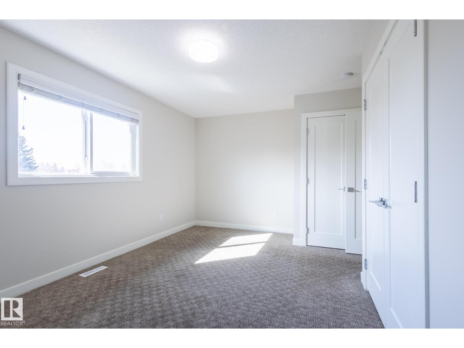 12212 124 ST NW, Edmonton