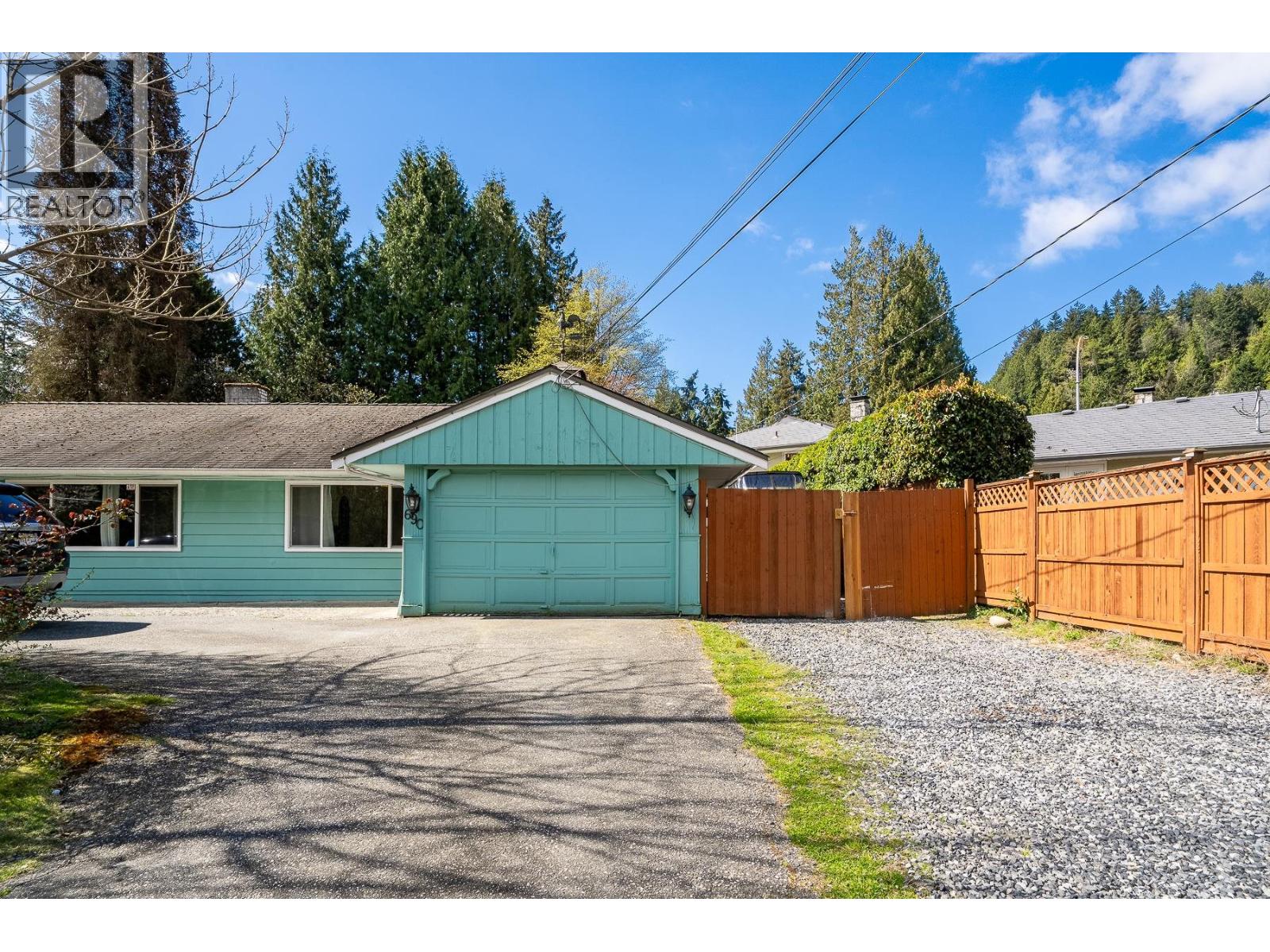 690 BURLEY DRIVE — photo 10