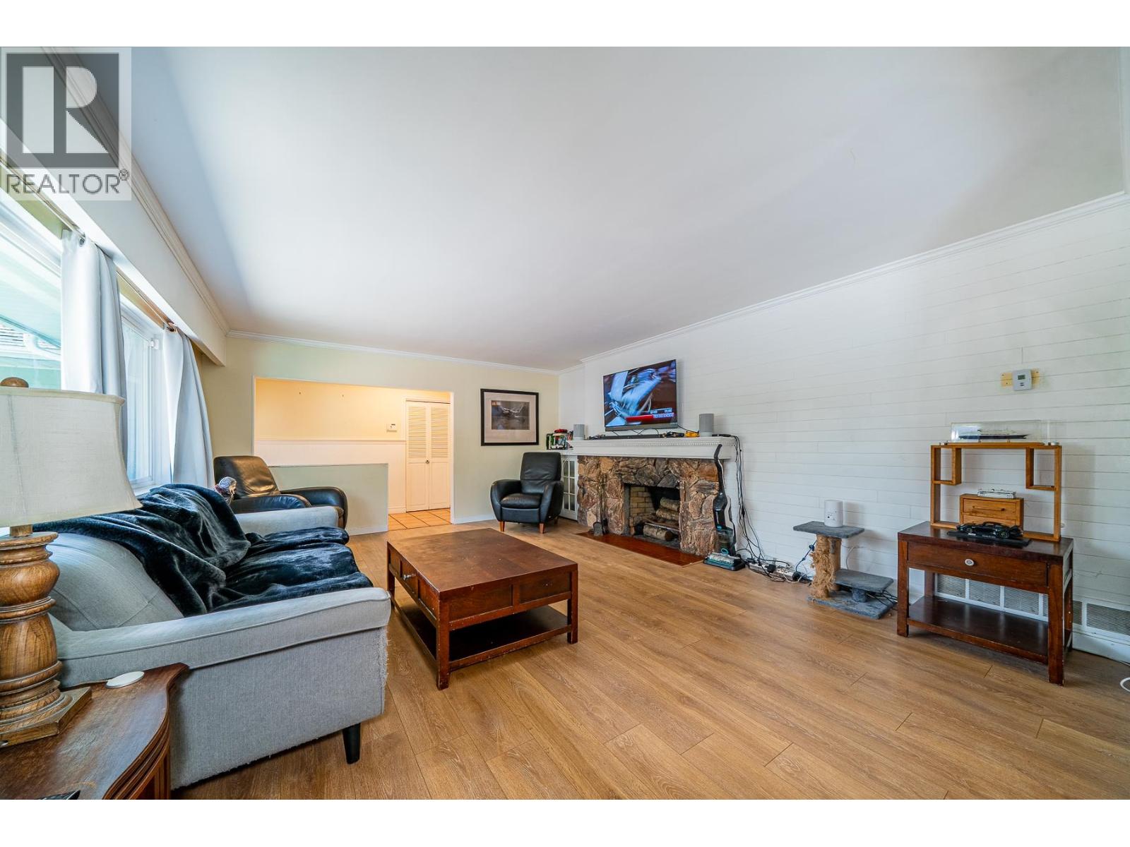 690 BURLEY DRIVE — photo 13