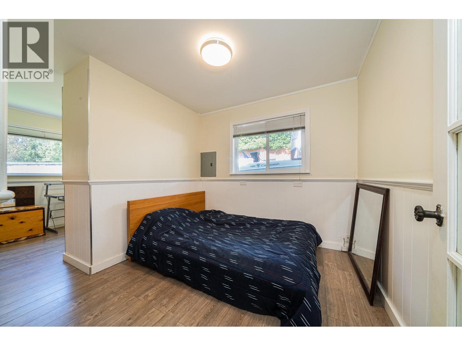 690 BURLEY DRIVE — photo 17