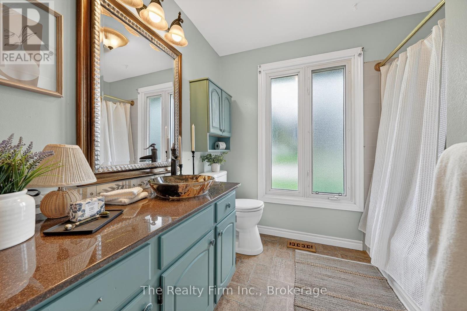 377 SPENCER STREET — photo 34