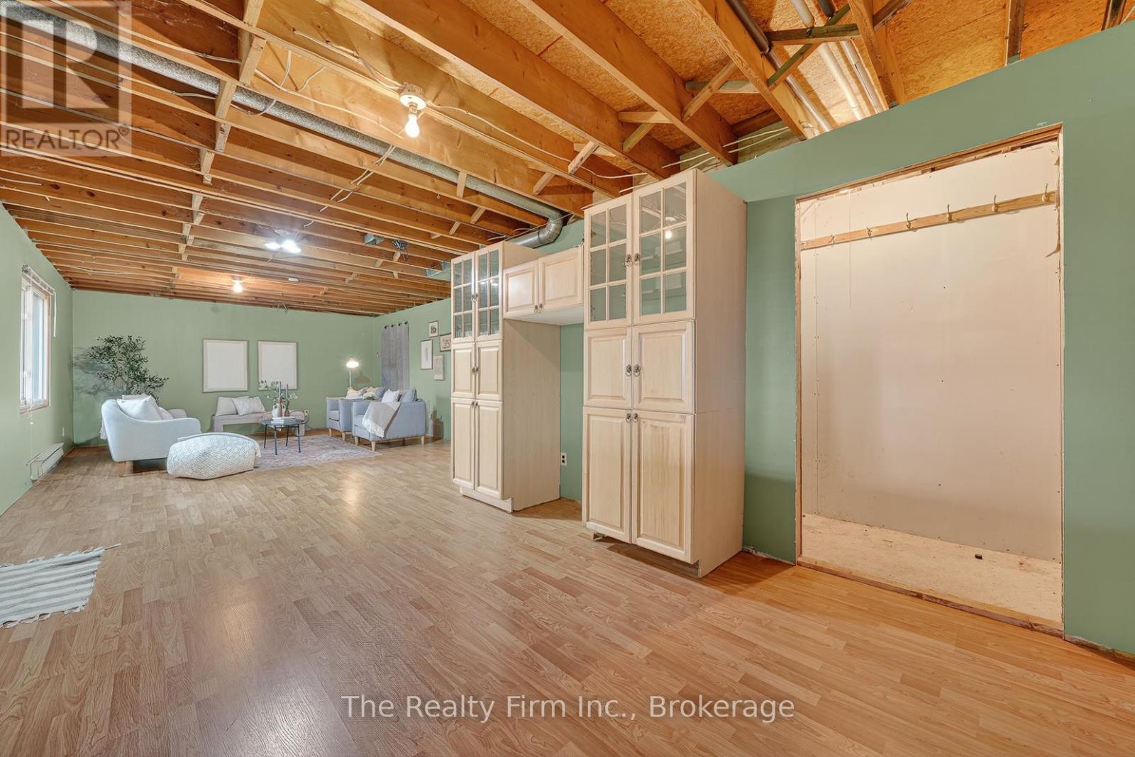 377 SPENCER STREET — photo 40