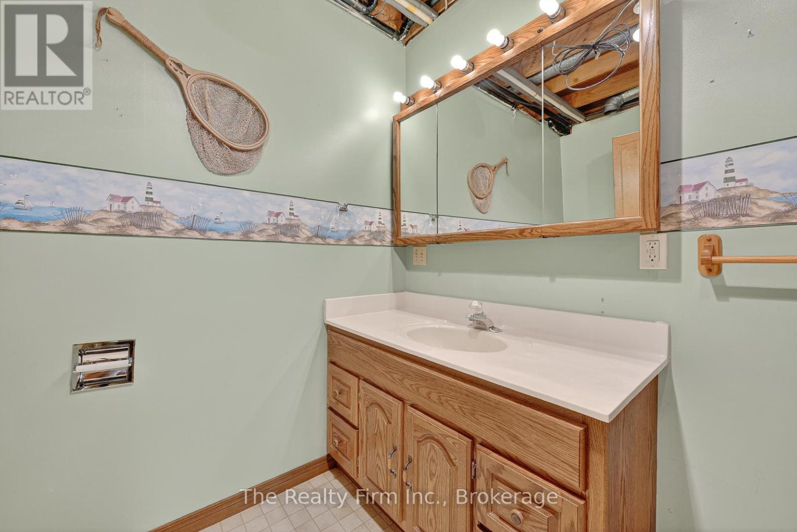 377 SPENCER STREET — photo 44