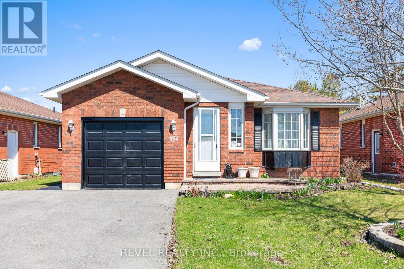 332 MARY STREET W - 3
