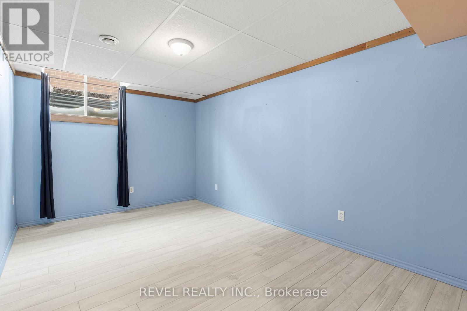 332 MARY STREET W - 35