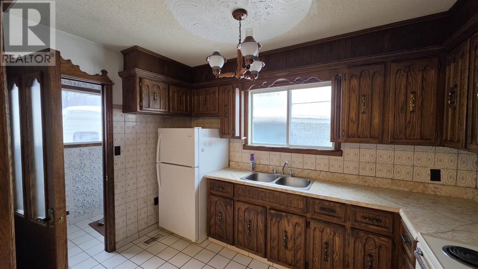 150 WILLOW AVE - 14