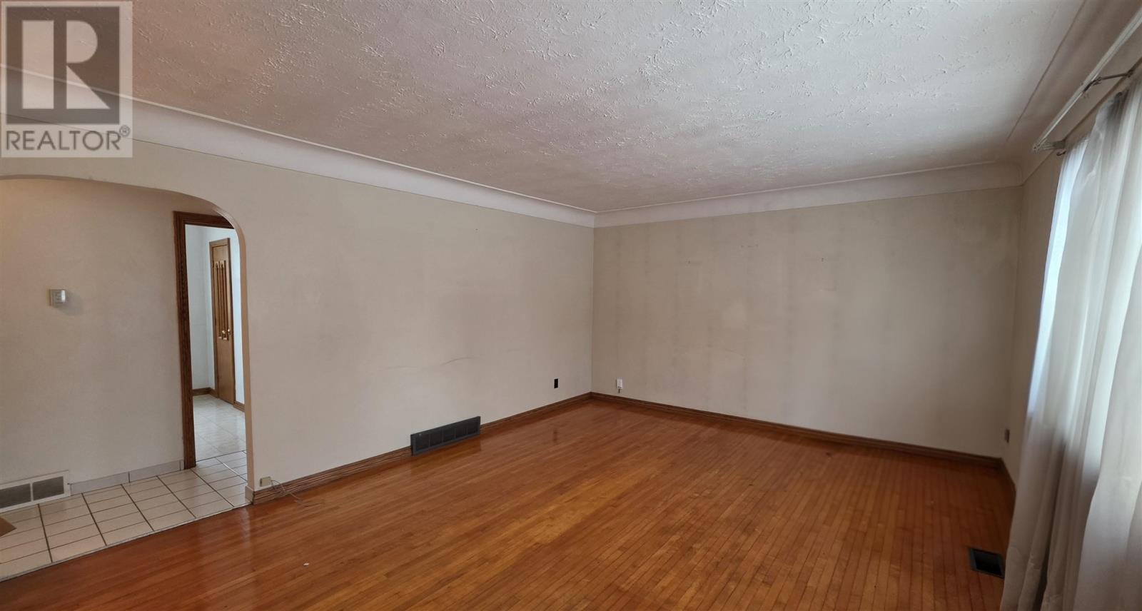 150 WILLOW AVE - 9