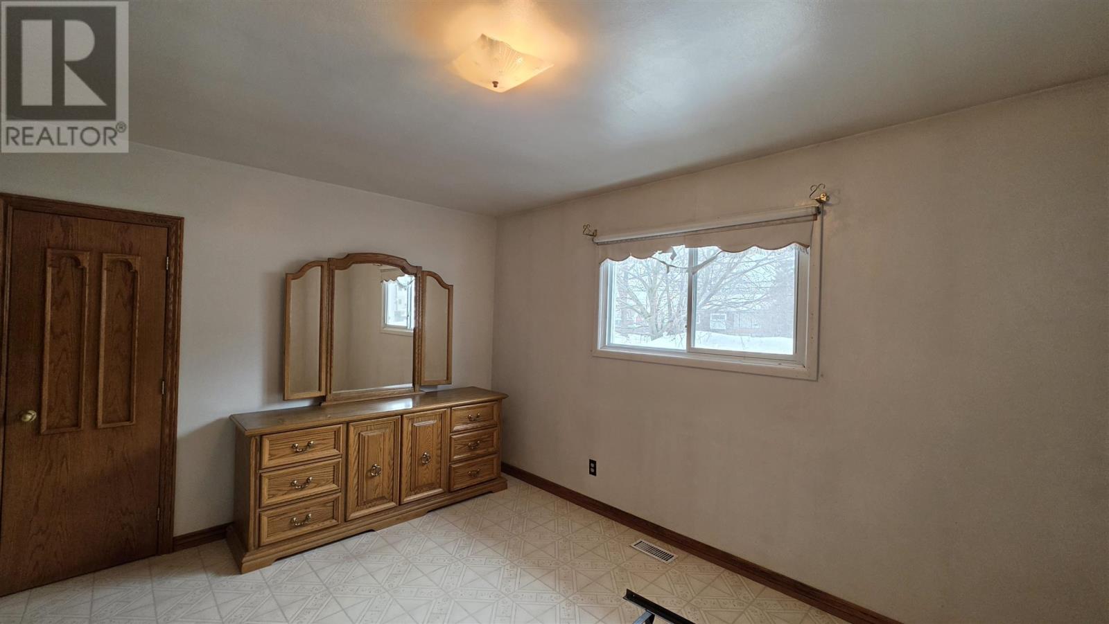 150 WILLOW AVE - 23