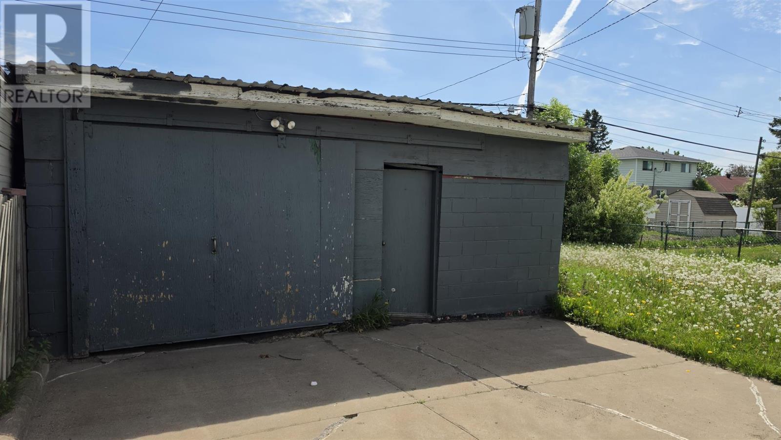 150 WILLOW AVE - 7