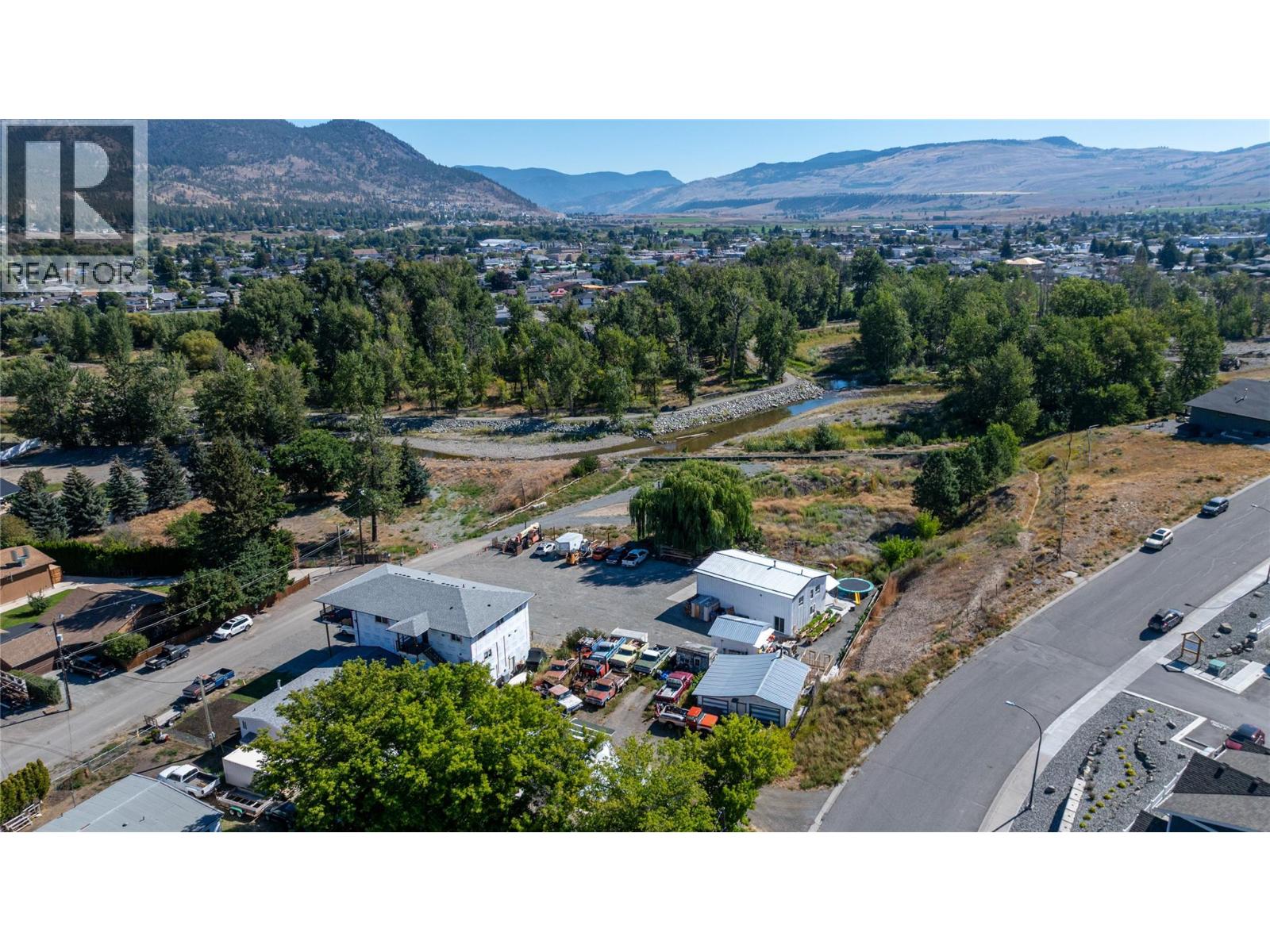  1542 Walnut Avenue, Merritt