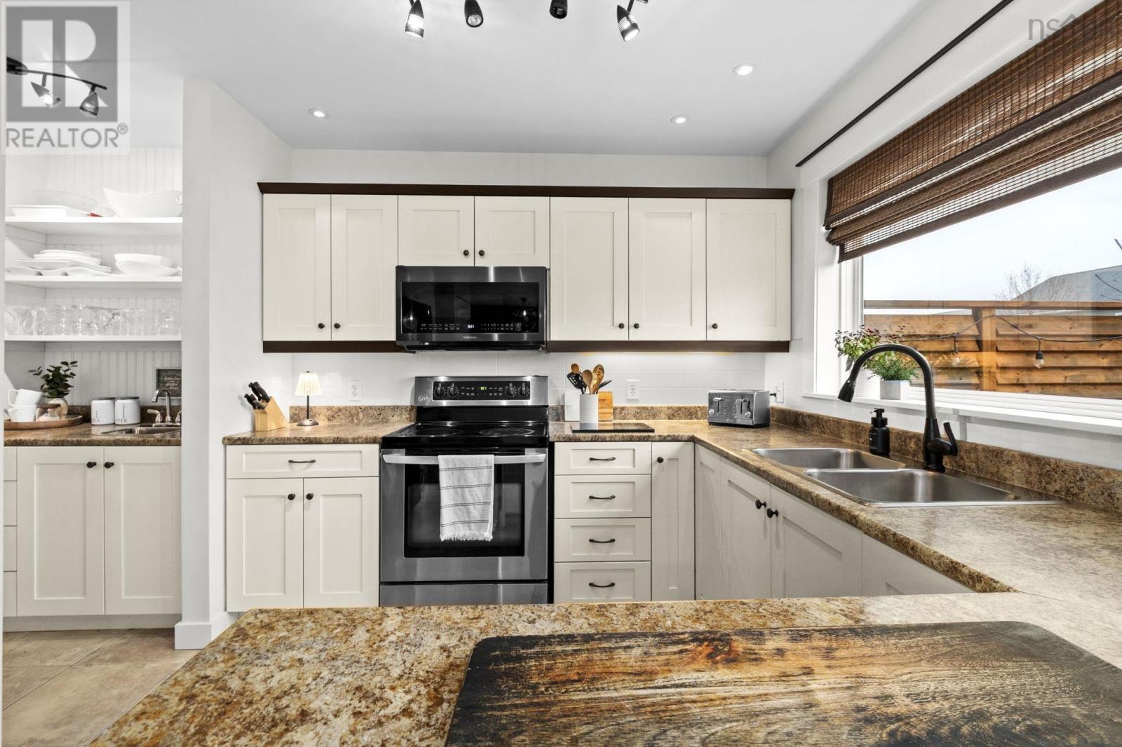 Property 17 of 50 of 124 Beachstone Drive