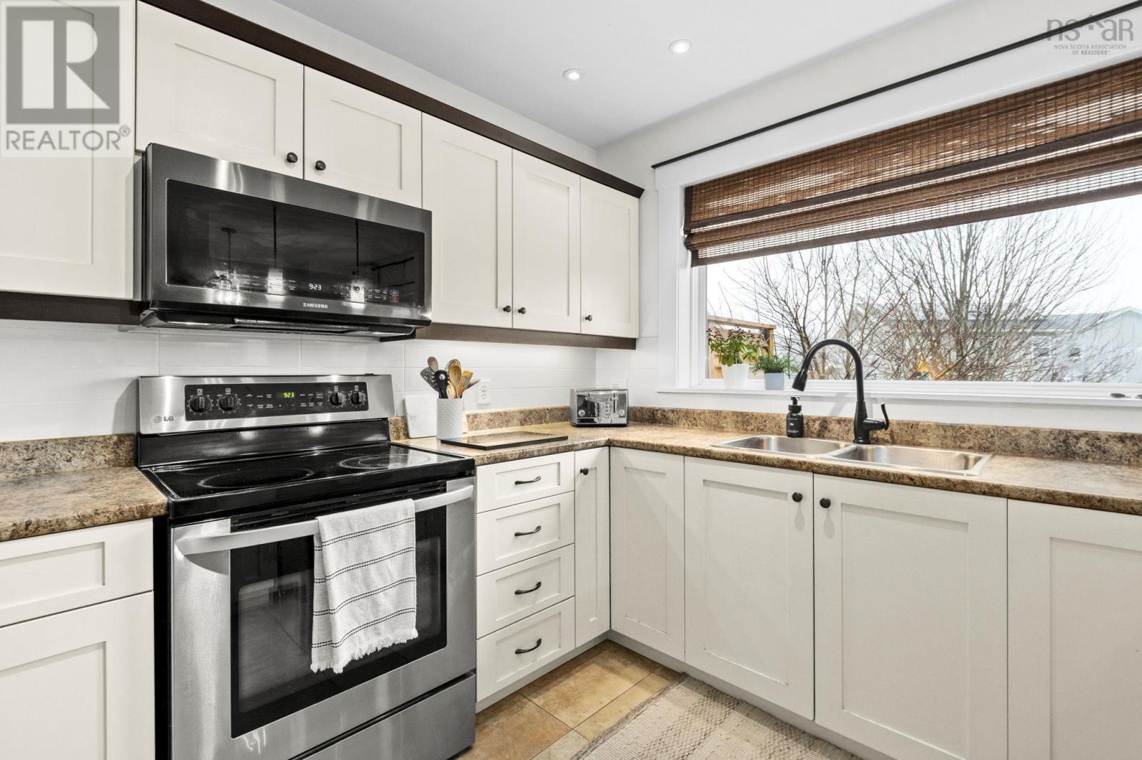 Property 19 of 50 of 124 Beachstone Drive