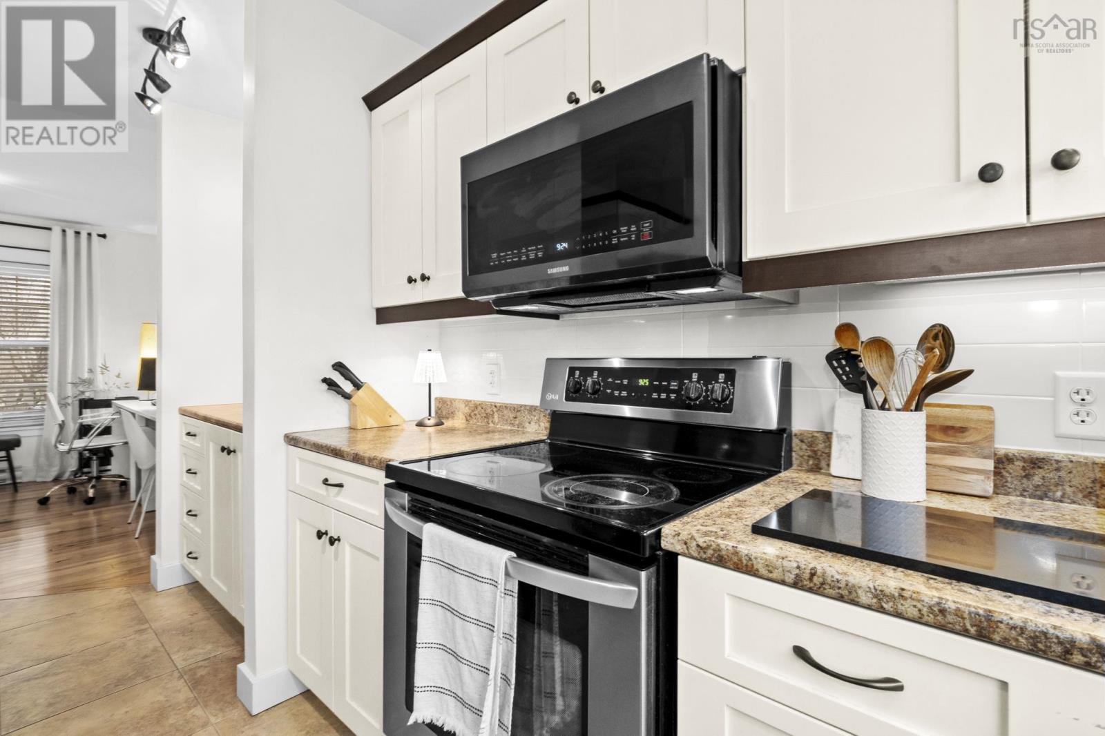 Property 20 of 50 of 124 Beachstone Drive