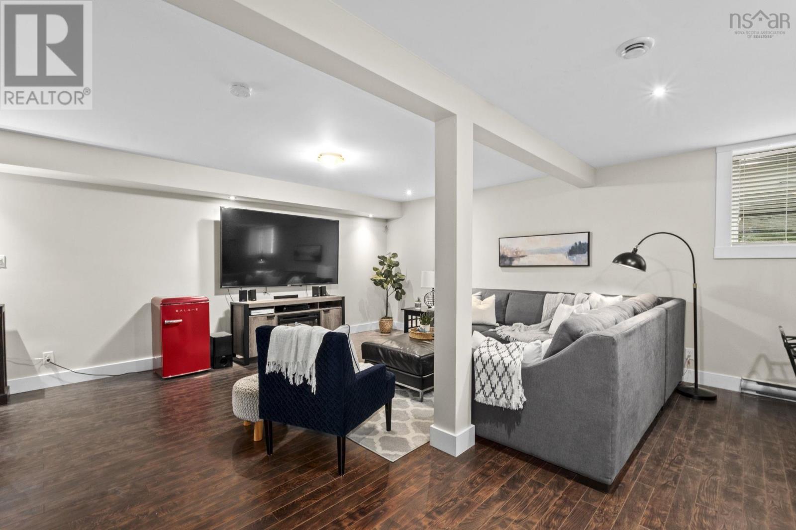 Property 43 of 50 of 124 Beachstone Drive