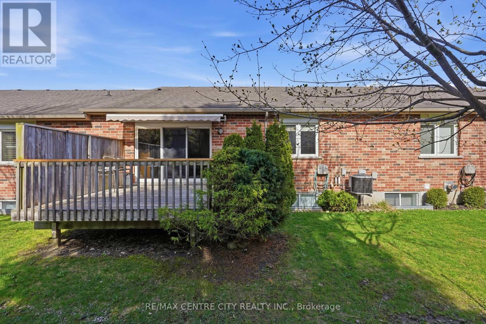 21 - 121 MEADOWCREEK DRIVE — photo 33