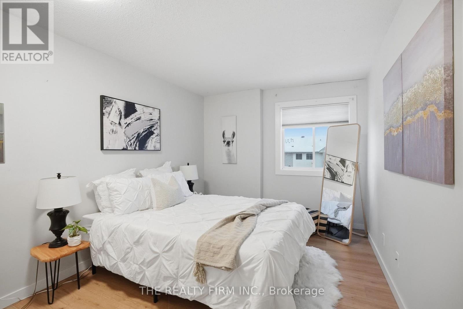 SECOND BEDROOM WITH CLOSET SAVERS