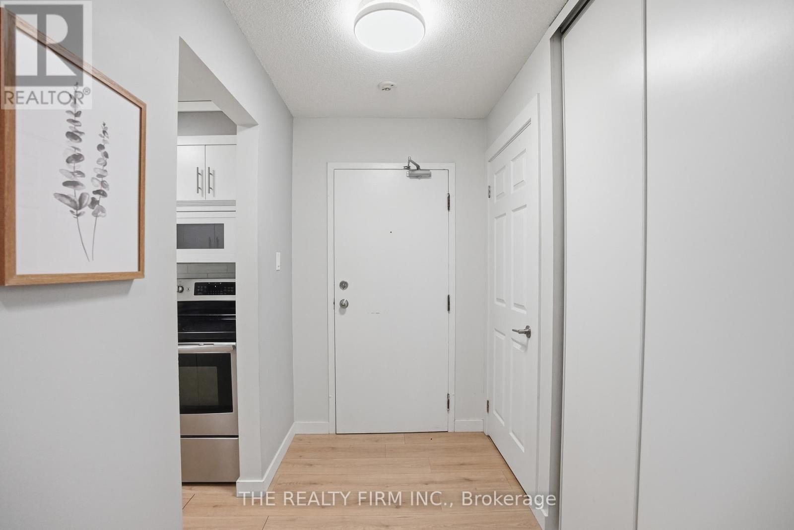 FOYER WITH LARGE CLOSET