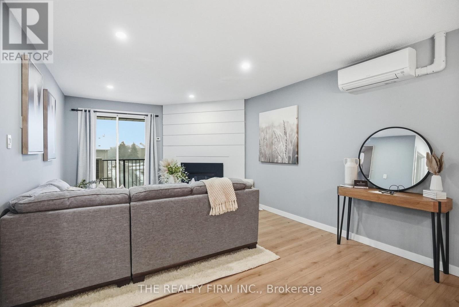 OPEN CONCEPT LIVING/DINING ROOM