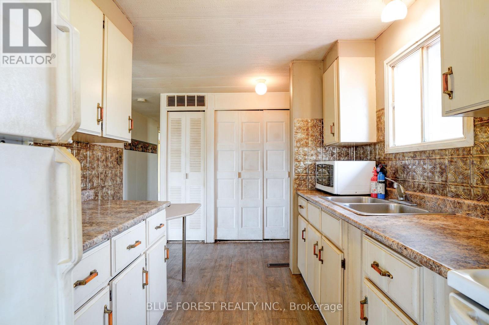 21698 JOHNSTON LINE - 21