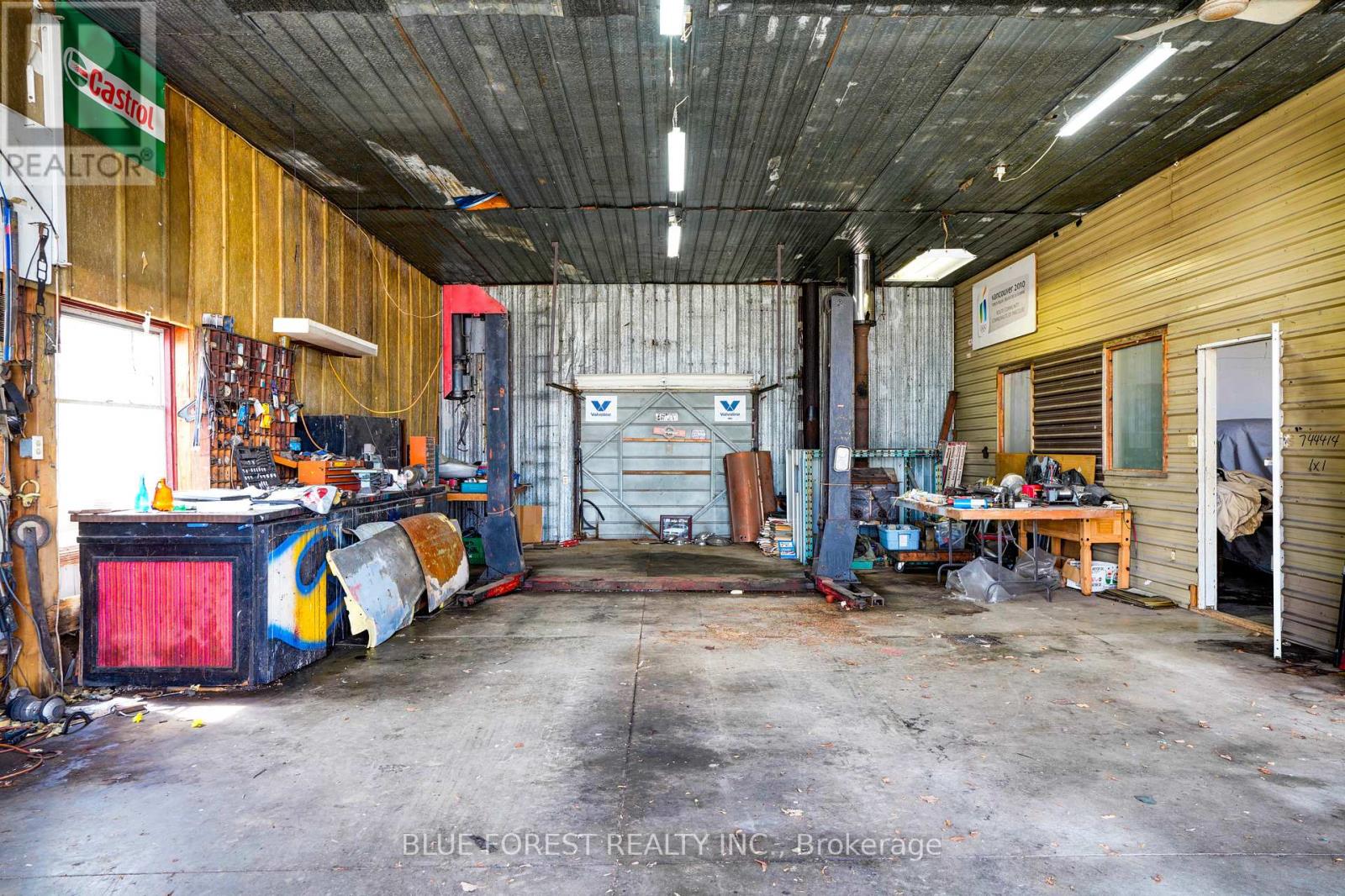 21698 JOHNSTON LINE Property Photo