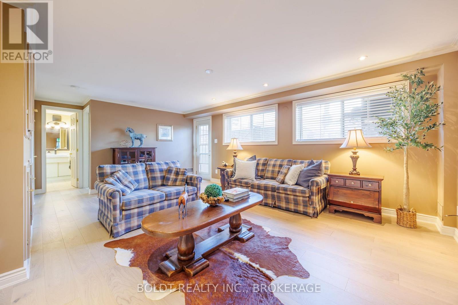 24 MISSISSAUGA ROAD - 18
