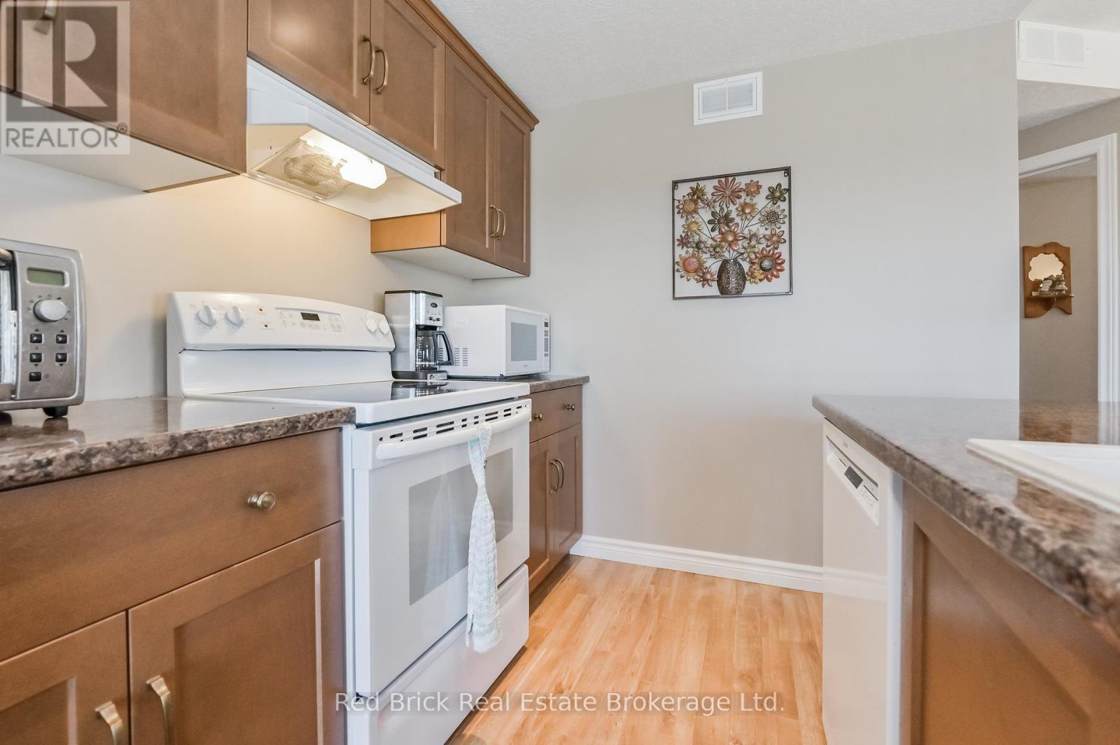 #207 6492 GERRIE ROAD - 25