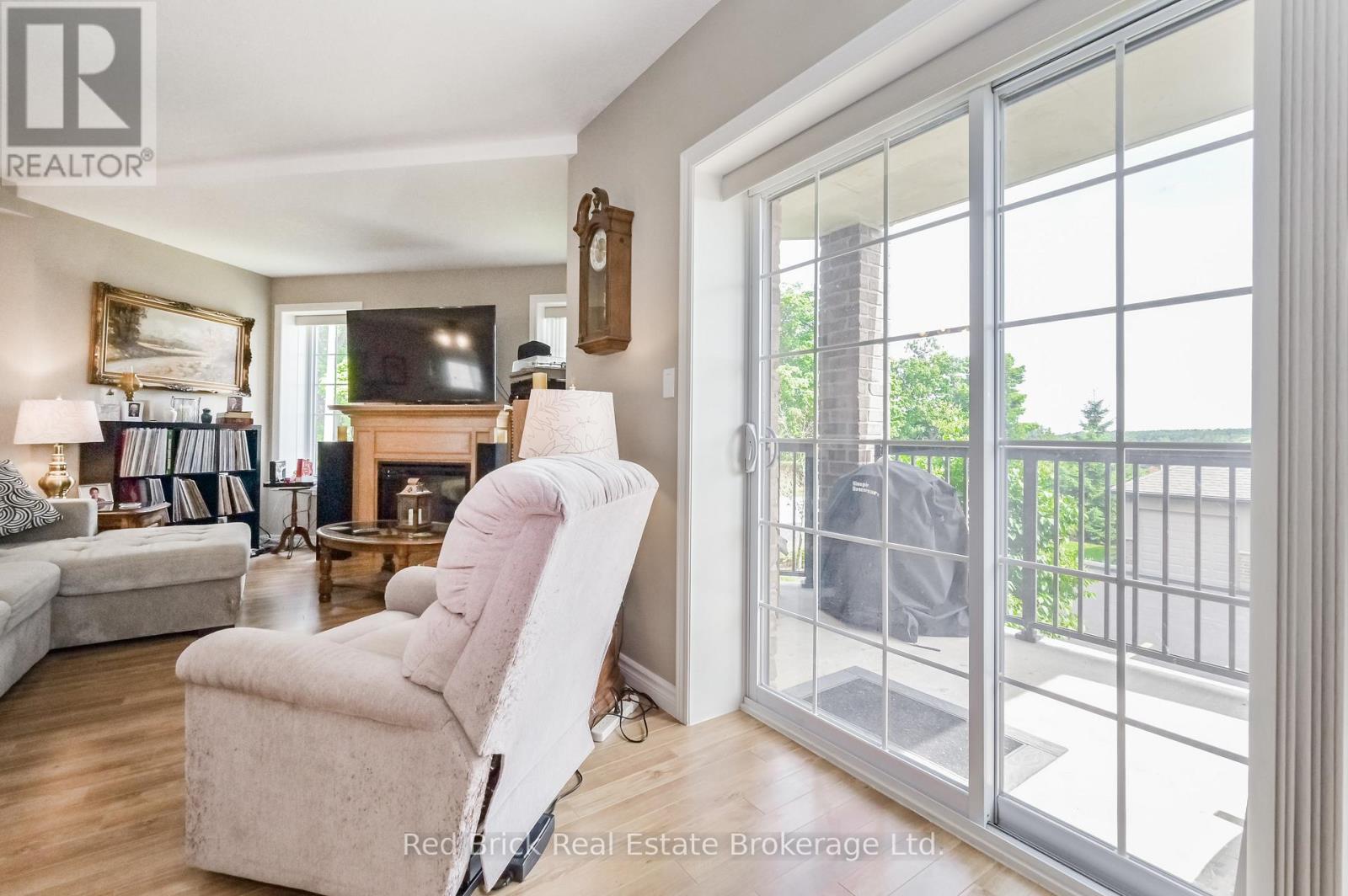 #207 6492 GERRIE ROAD - 30