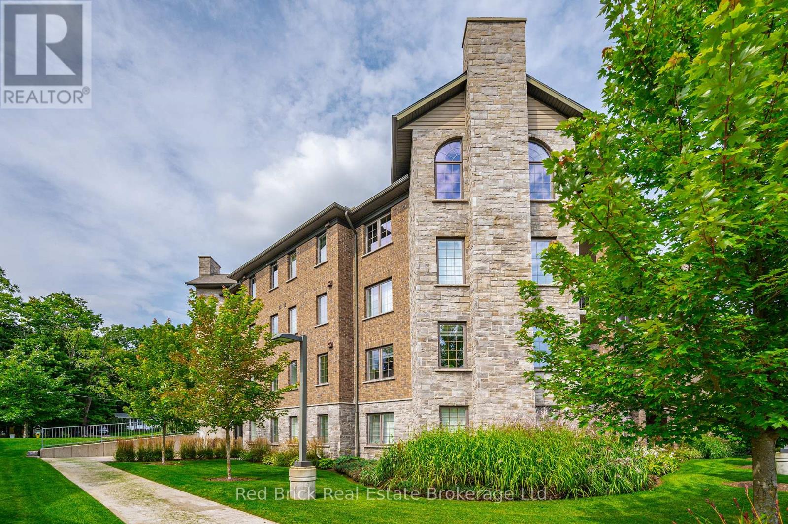 #207 6492 GERRIE ROAD - 40