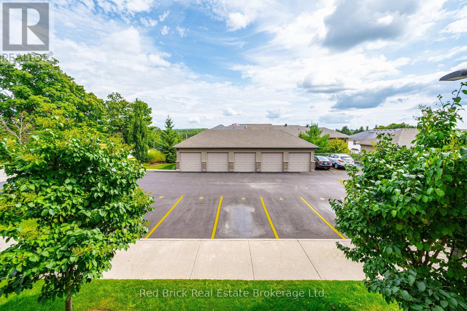 #207 6492 GERRIE ROAD - 43