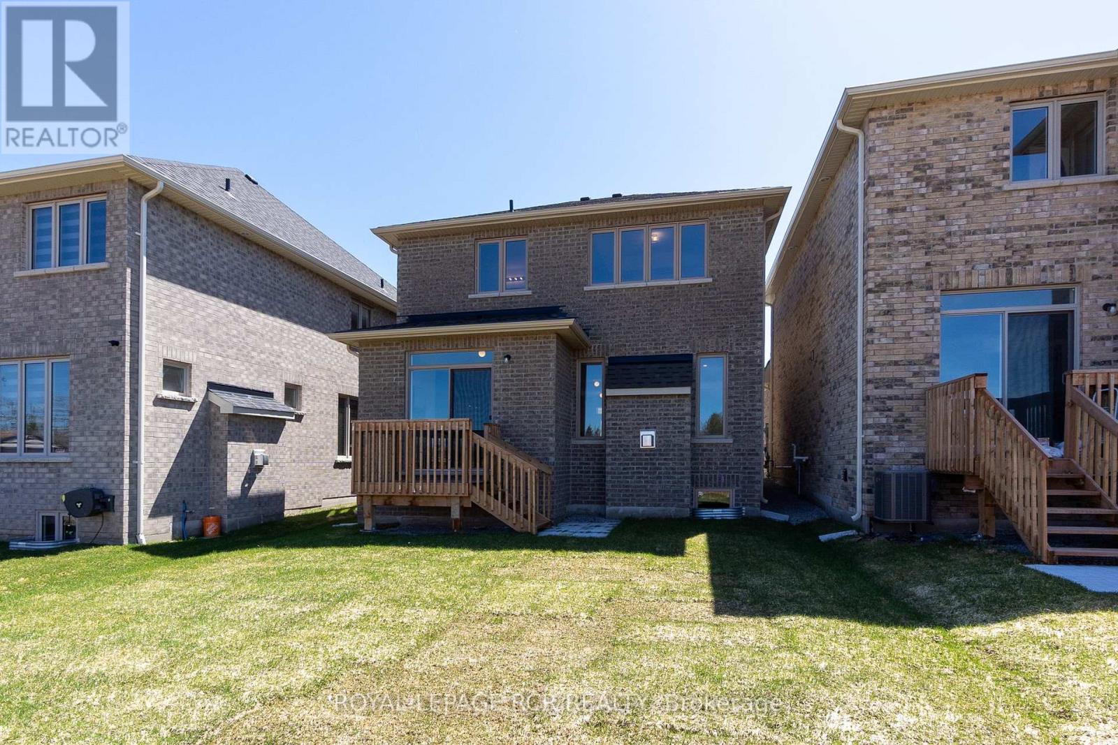 1350 DAVIS LOOP - 32