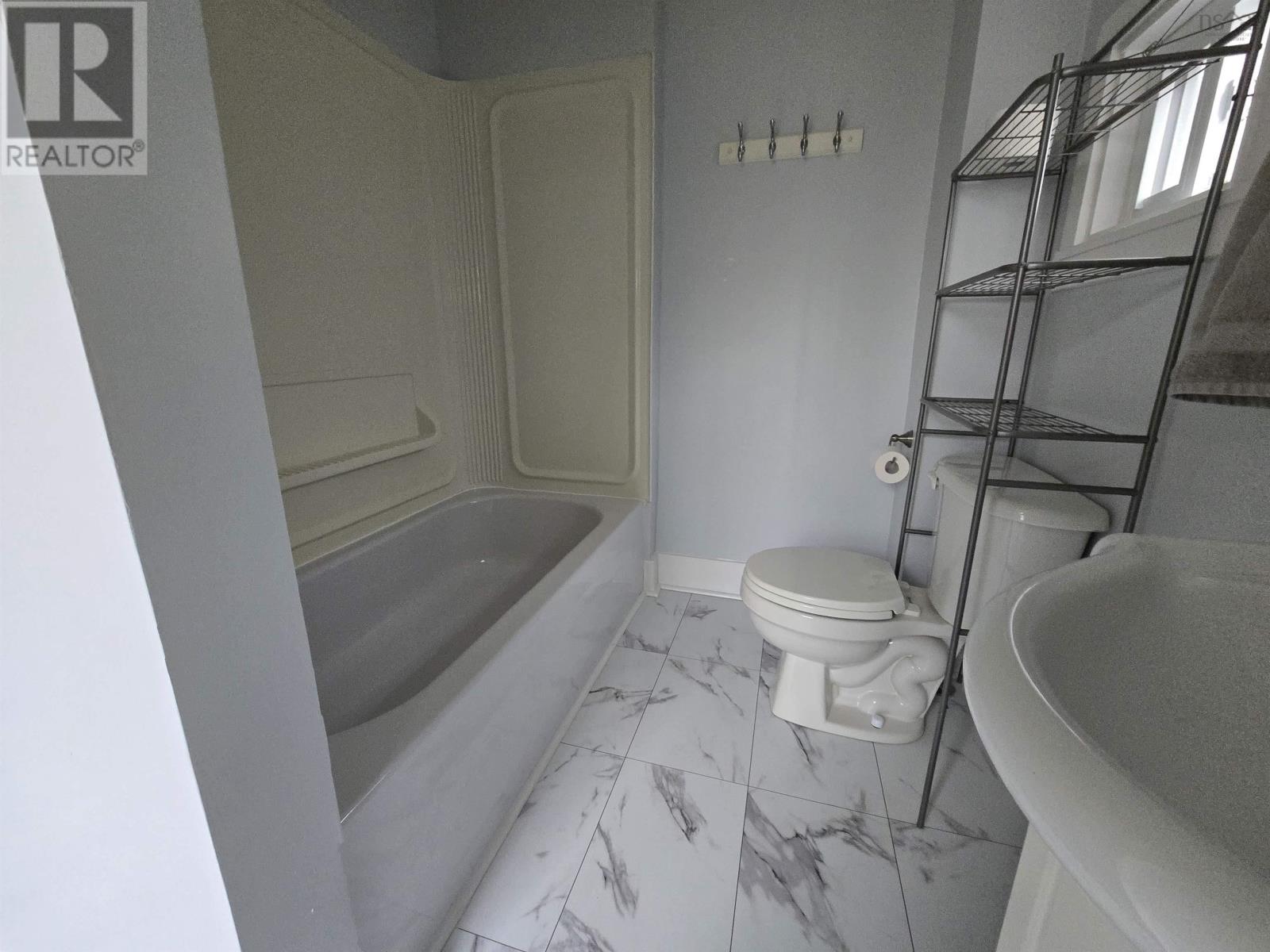 Property 18 of 19 of 41 Willow Avenue