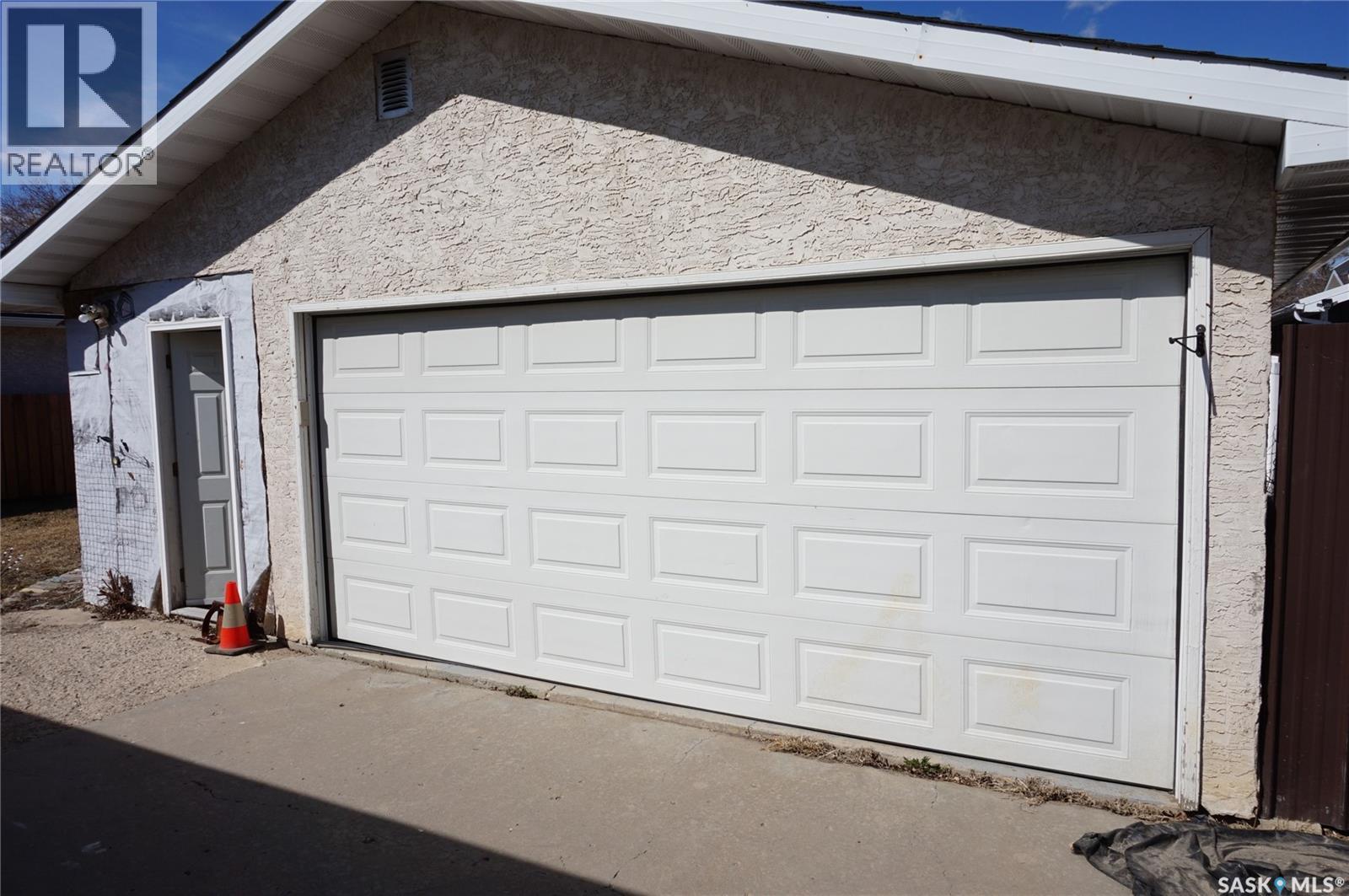 91 PLANT CRESCENT - Image 2