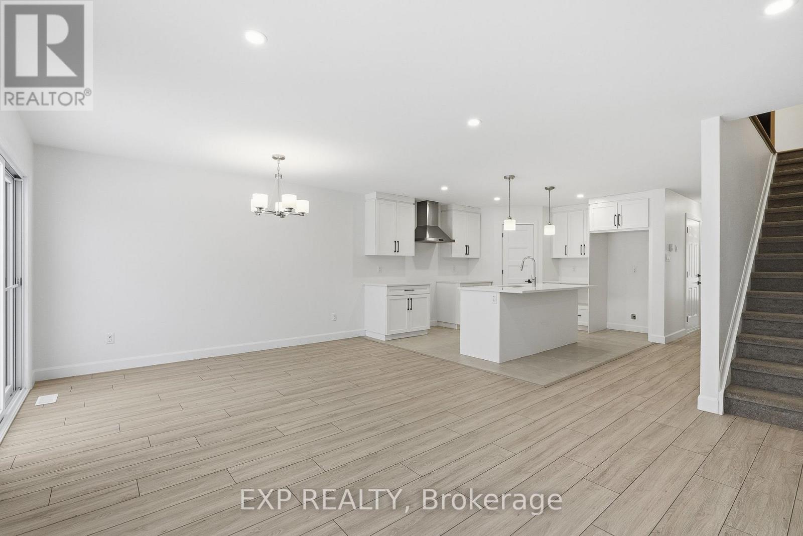 134 ELIZABETH STREET - 11