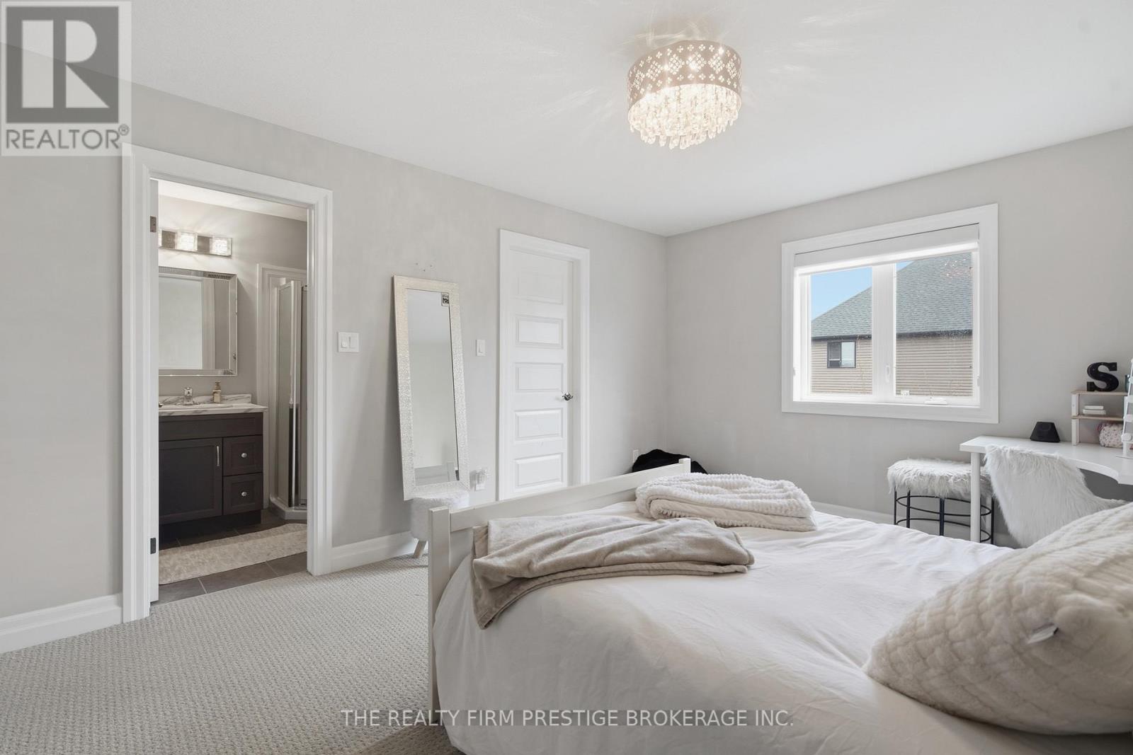 1104 COATES LANE Property Photo