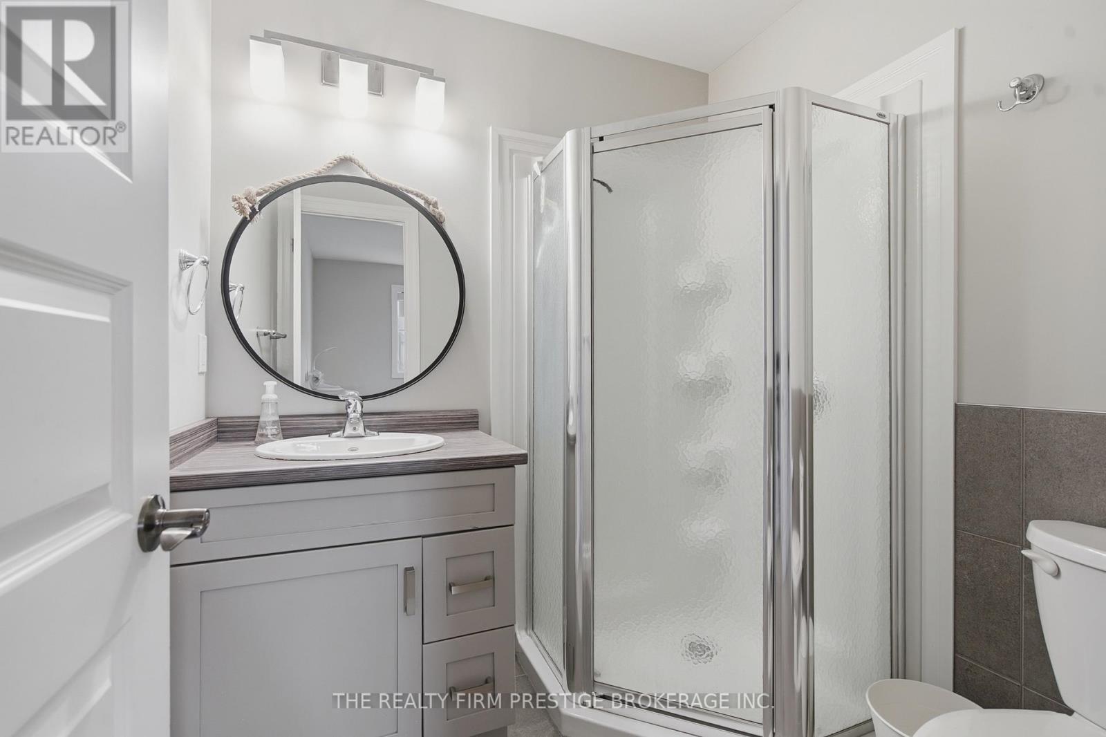 1104 COATES LANE Property Photo