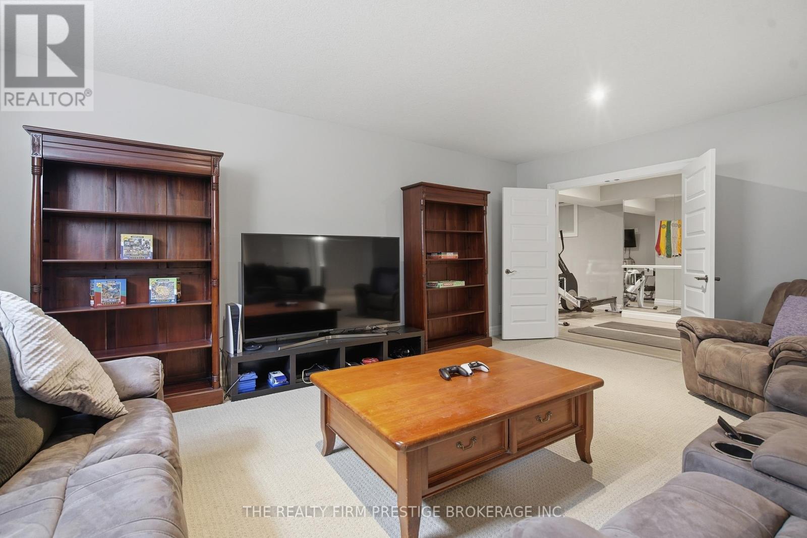 1104 COATES LANE Property Photo