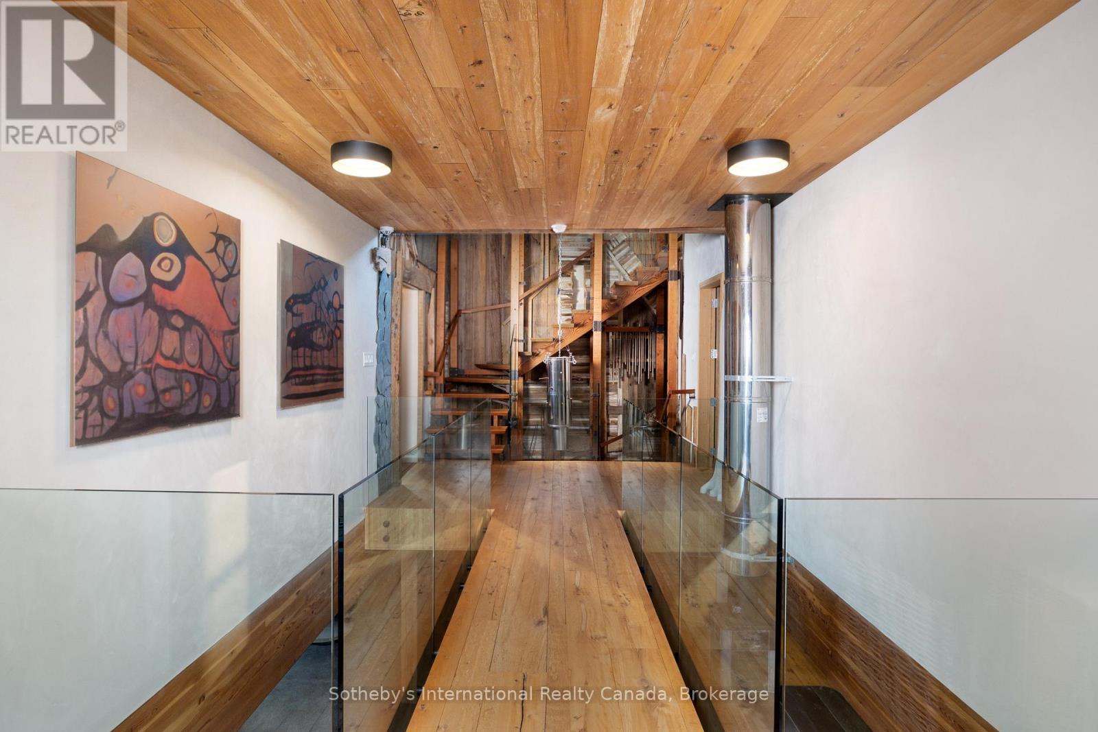 55 CHISHOLM STREET — photo 34