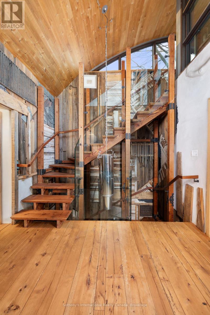 55 CHISHOLM STREET — photo 36