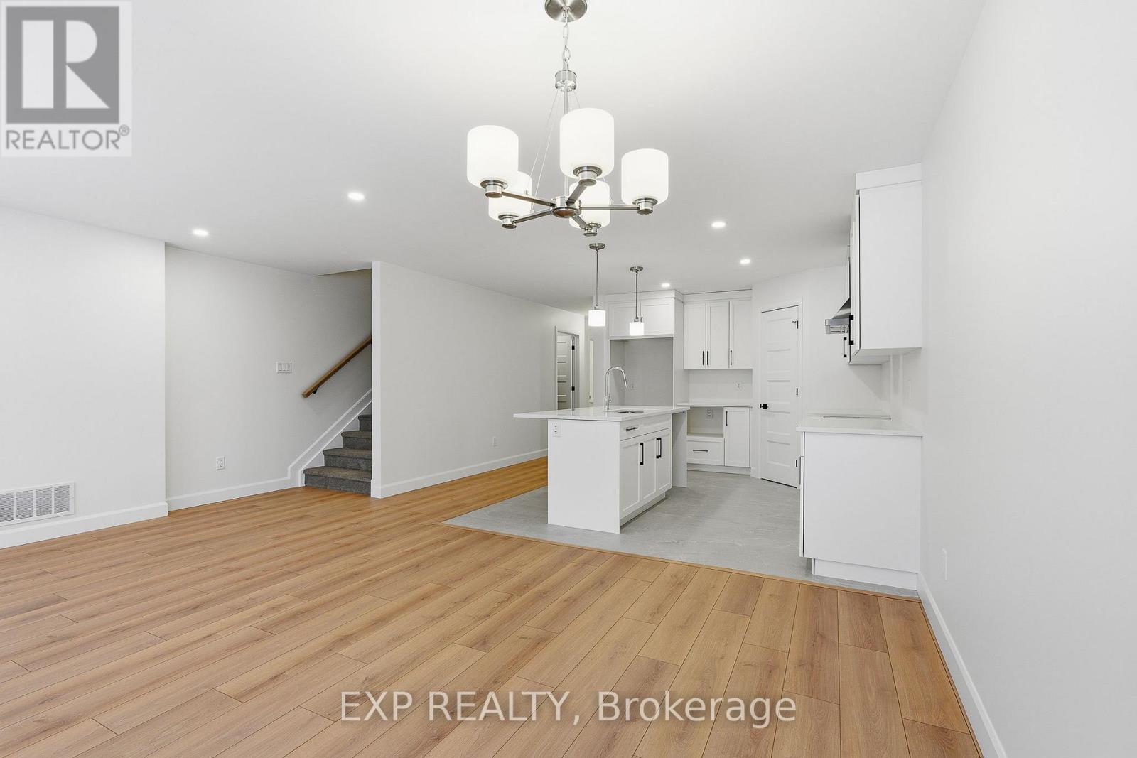 136 ELIZABETH STREET STREET - 10