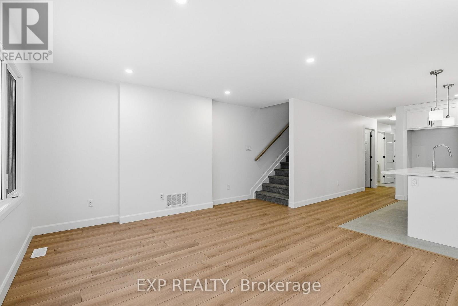 136 ELIZABETH STREET STREET - 11