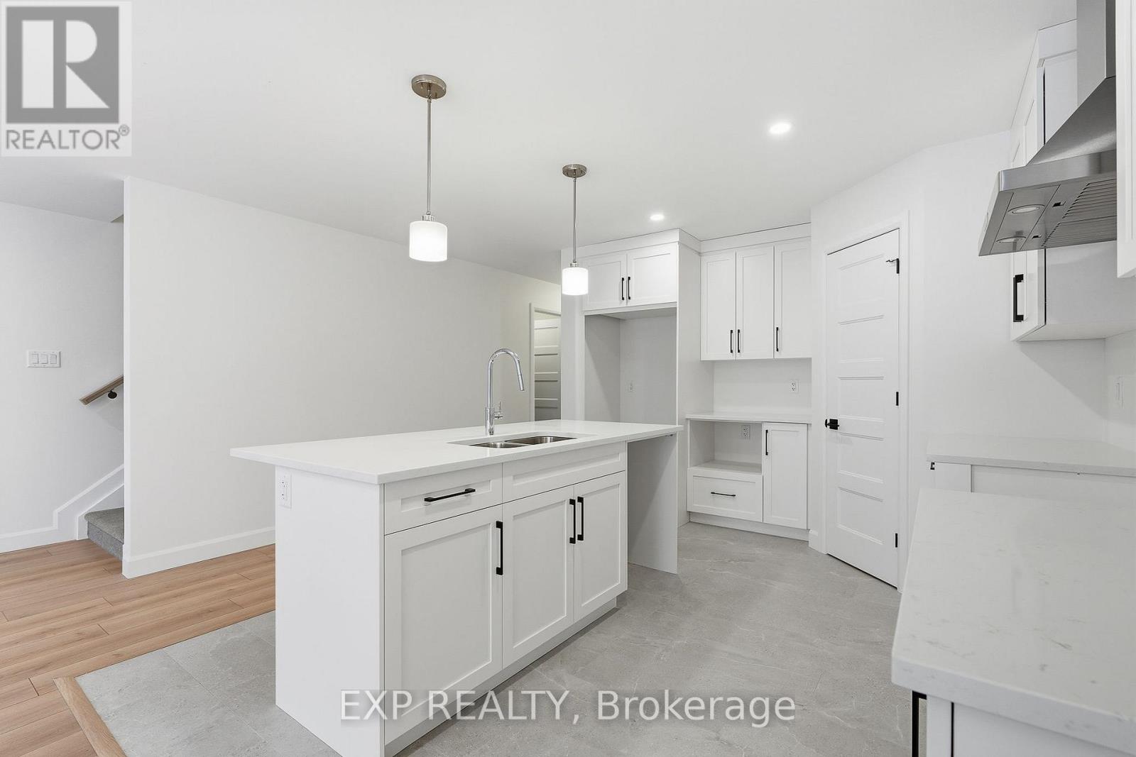 136 ELIZABETH STREET STREET - 6
