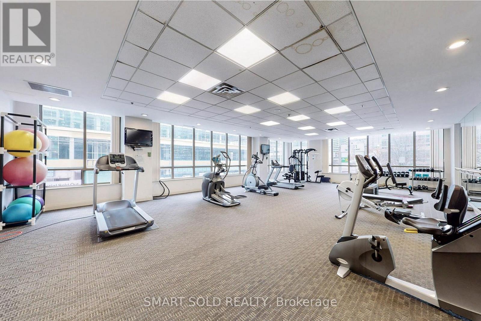 #1512 18 PARKVIEW AVENUE - 19