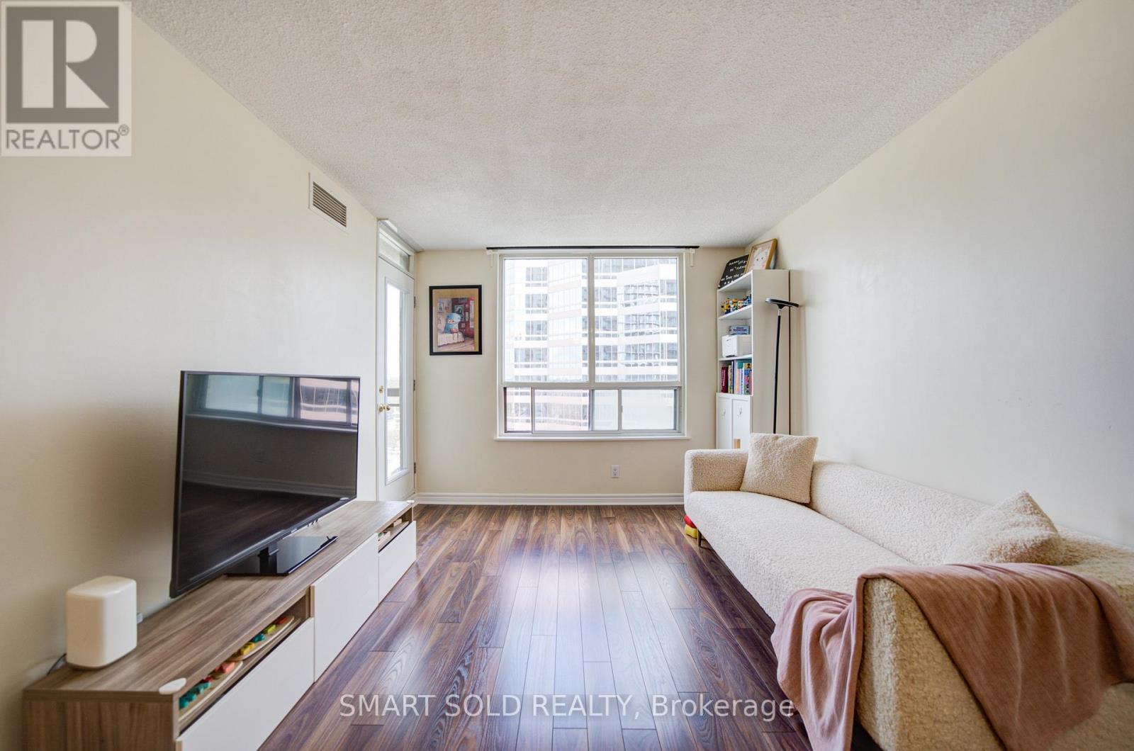 #1512 18 PARKVIEW AVENUE - 5