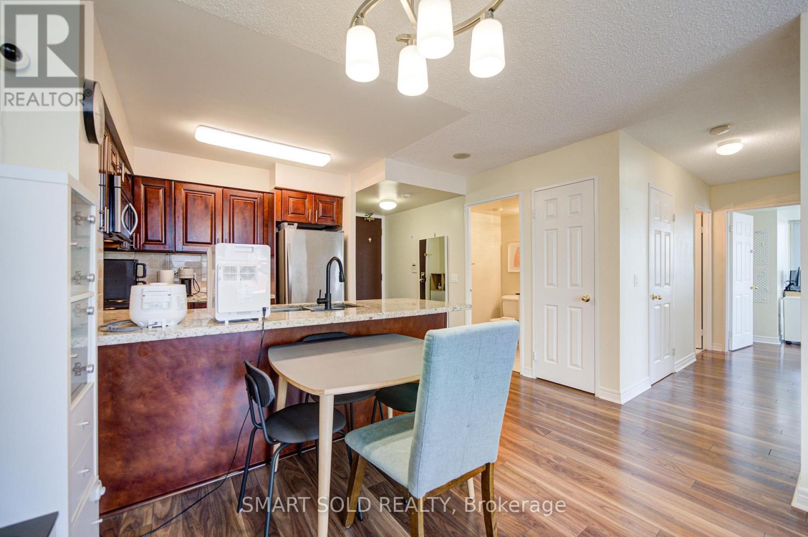 #1512 18 PARKVIEW AVENUE - 9
