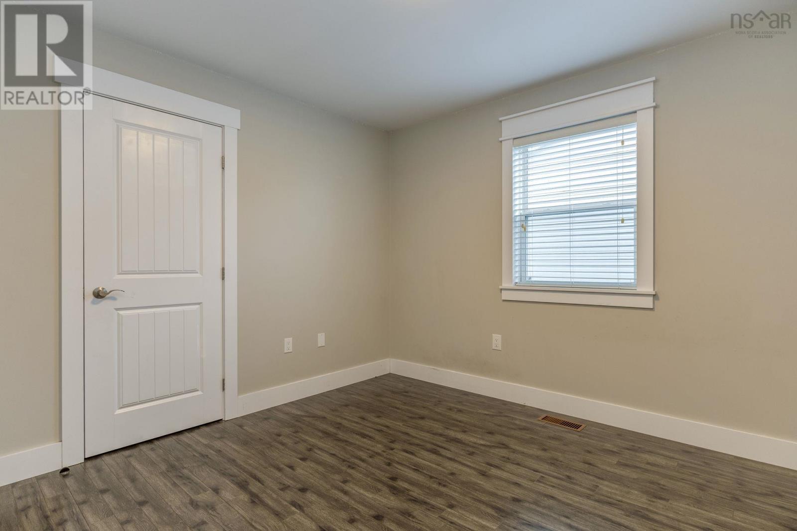 Property 25 of 40 of 214 Voyageur Way