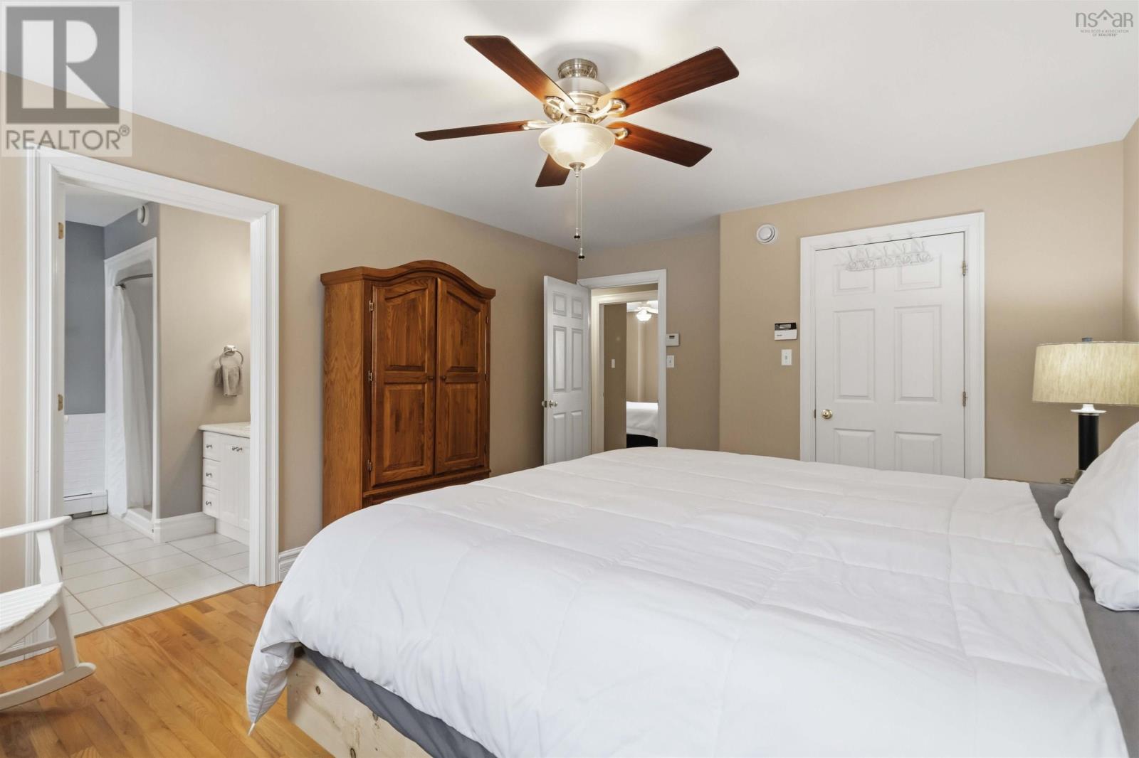 Property 21 of 50 of 41 Lakeridge Crescent