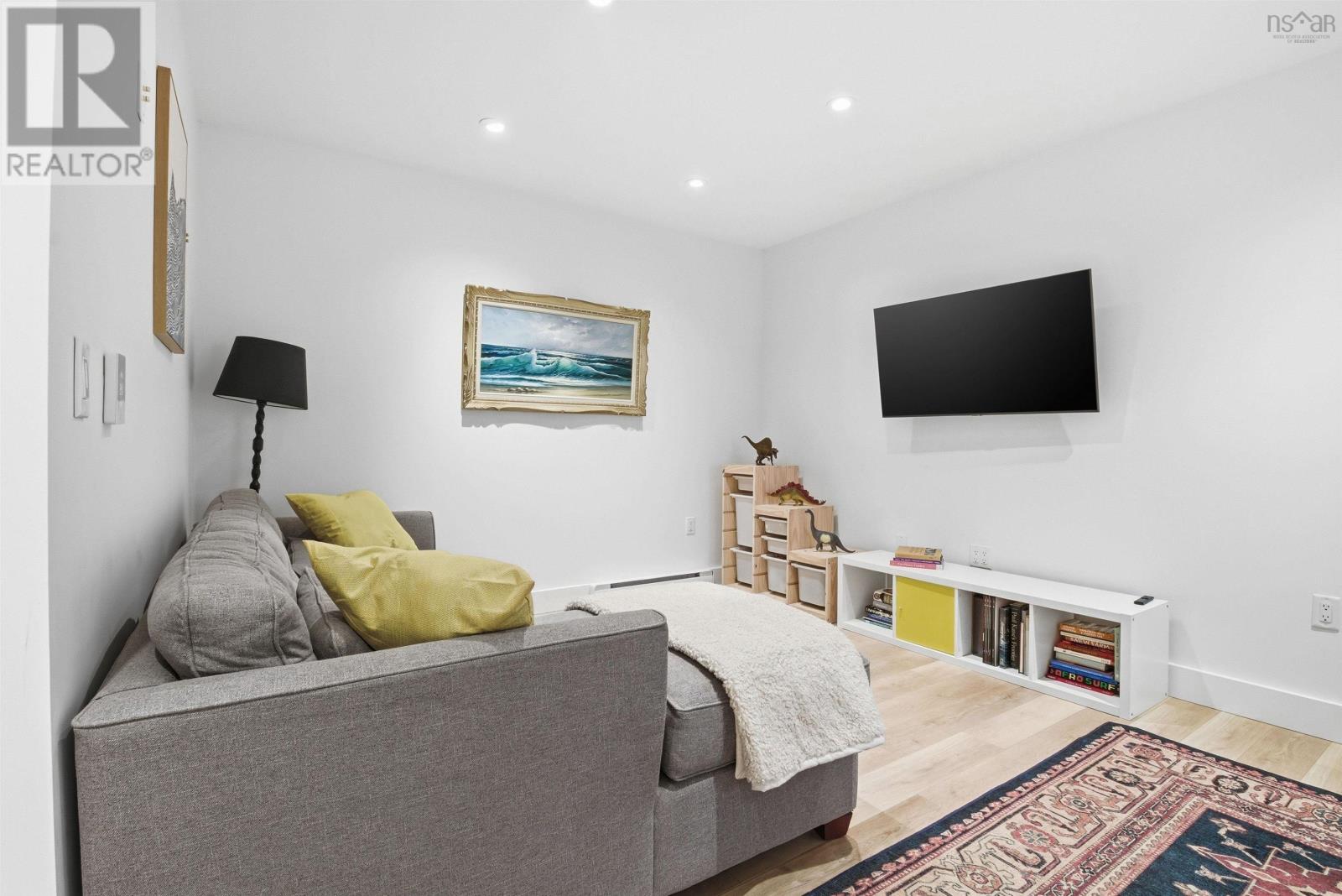 Property 33 of 43 of 5873 Cabot Street