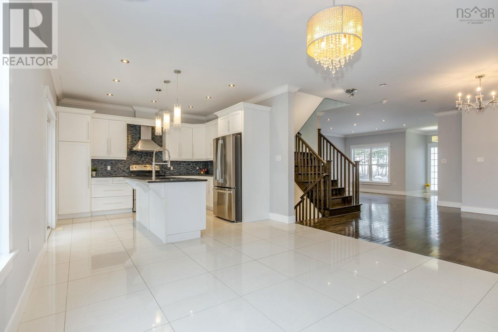 Property 11 of 40 of 214 Voyageur Way