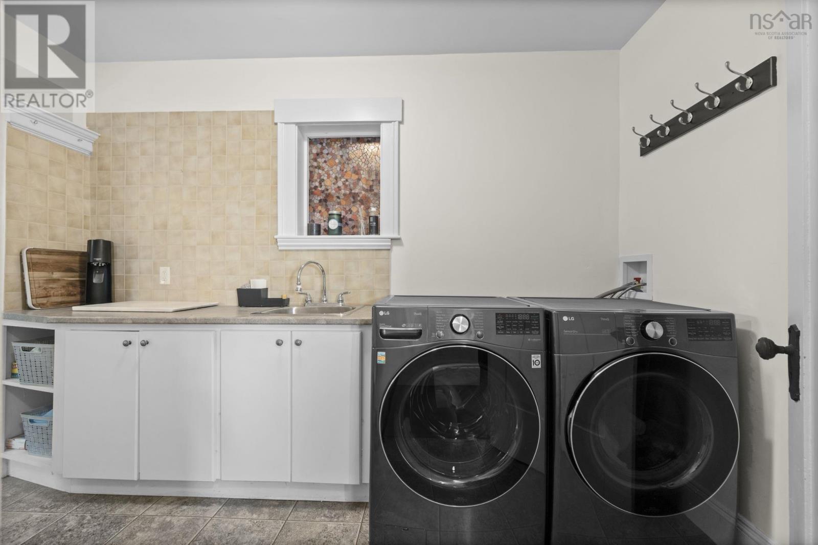 Property 23 of 50 of 190 Main Street